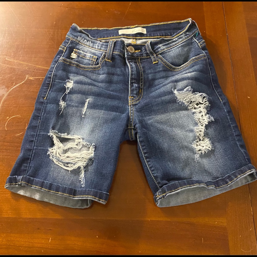 KanCan Distressed Bermuda Shorts are a Size 26.